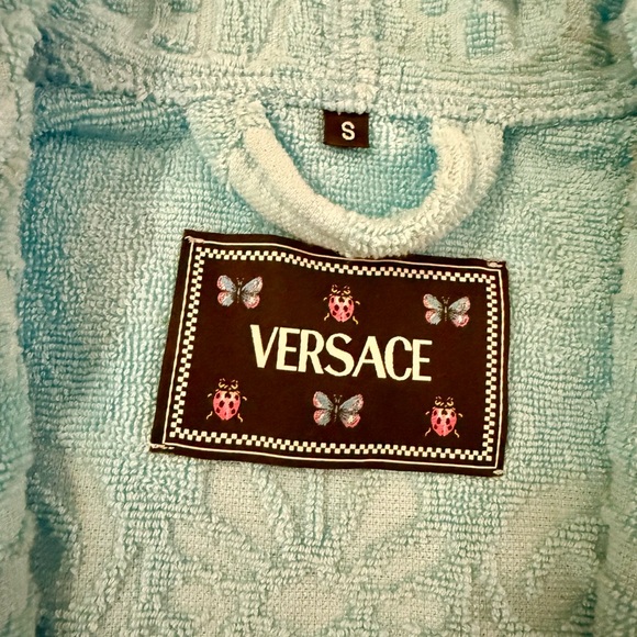 Versace Allover polka dot bathrobe and slipper set - Picture 6 of 15